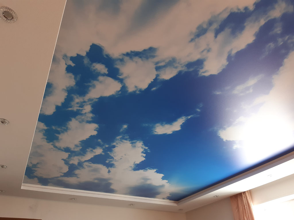 сатиновый натяжной потолок с фотопечатью